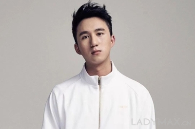 深度 | 以匠心工藝構(gòu)筑潮流儀式感 王嘉爾個人潮牌如何與消費者建立情感聯(lián)結(jié)